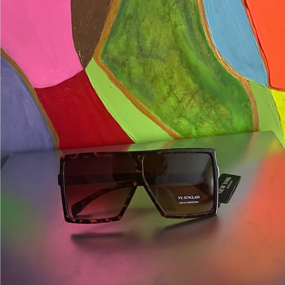 NY. SUNGLASSES - Picture 3 of 5